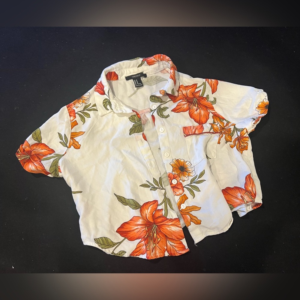 Forever 21 crop blouse button up floral top